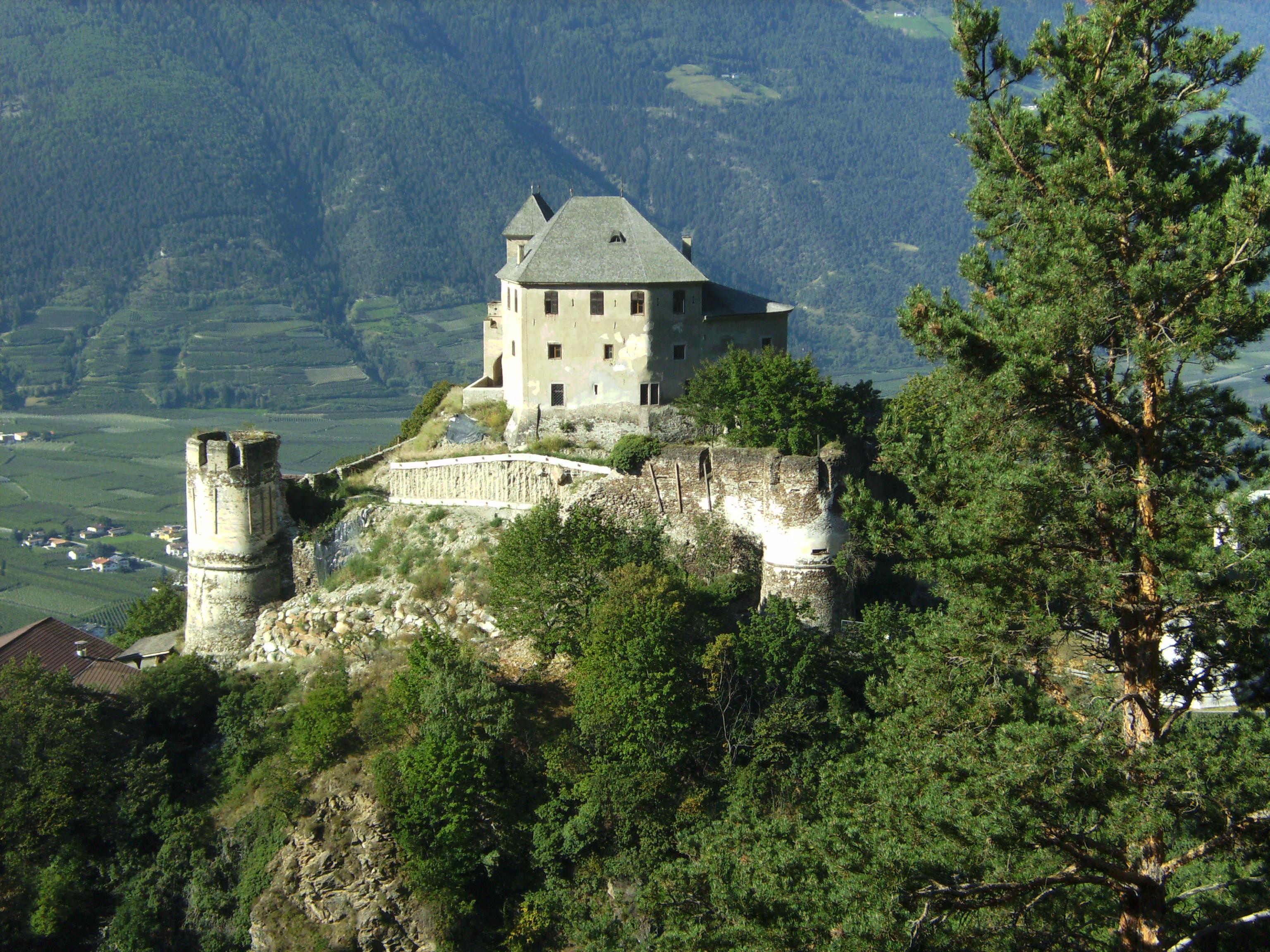 Castel Monte Sant'Anna