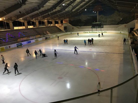 lo Stadio del Ghiaccio di Corvara in Badia